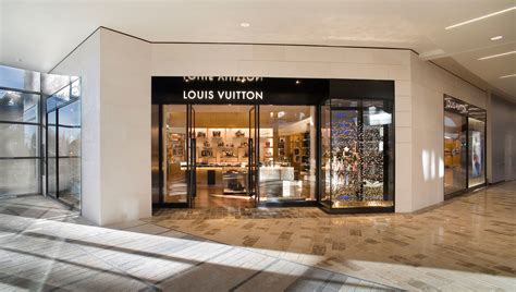 louis vuitton stores in california.